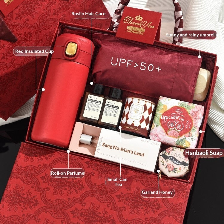 Practical Gifts For Bridesmaids And Sisters To Give As Souvenirs At Weddings