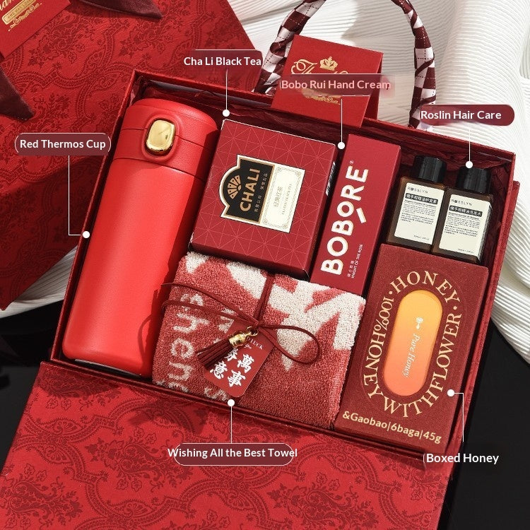 Practical Gifts For Bridesmaids And Sisters To Give As Souvenirs At Weddings
